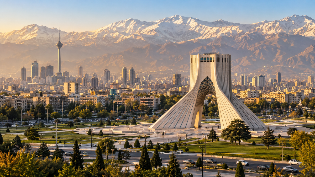 EasyTripGo 이란 eSIM 가이드를위한 Tehran 스카이라인 및 Azadi Tower